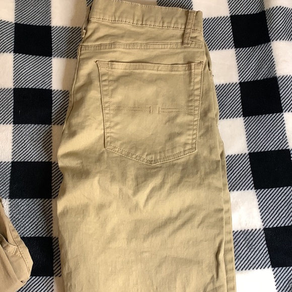 Khaki jeans 32x30 size on both. One brand new one worn 1 time for a dance. - Picture 4 of 5